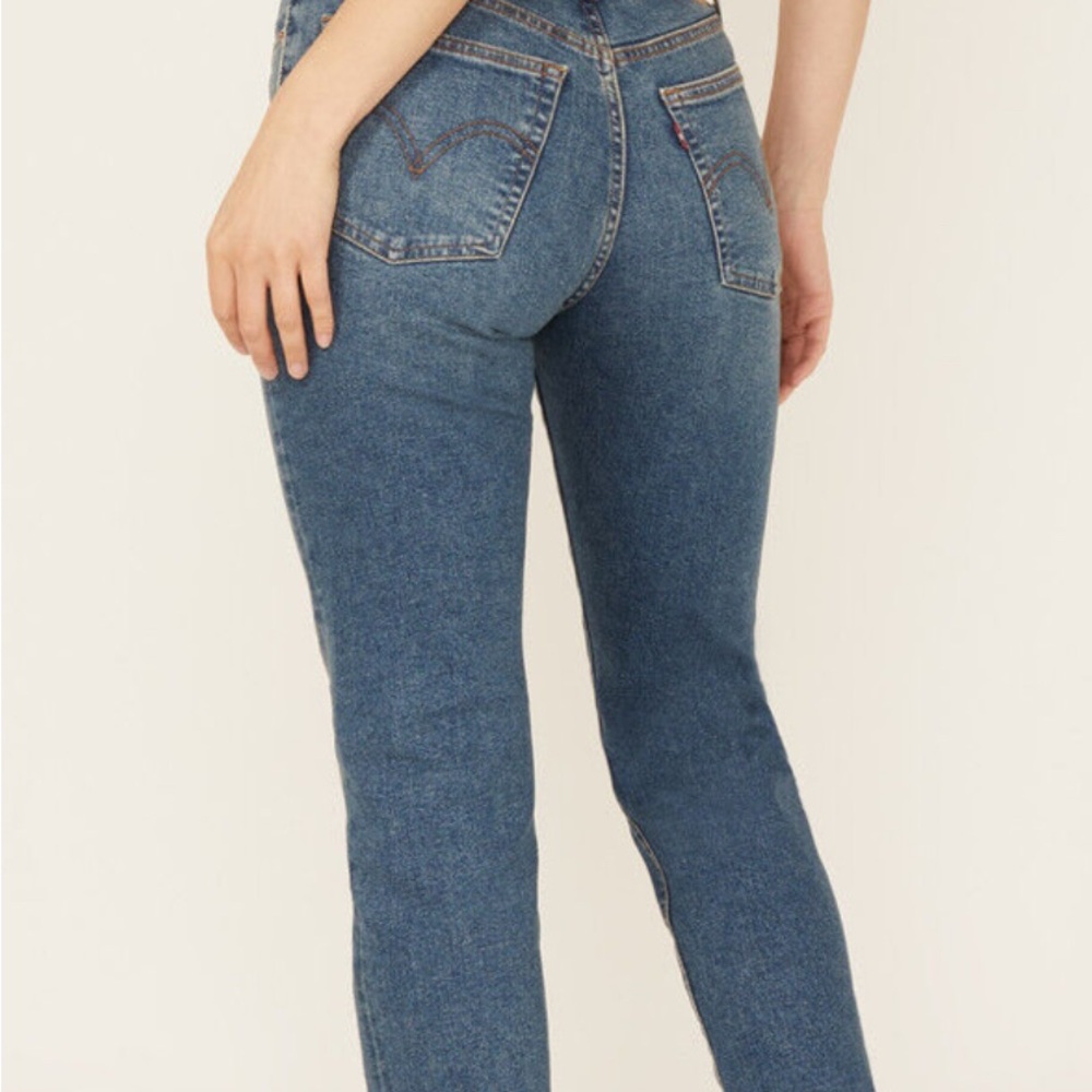 (PRICE DROP) Levi Strauss Vintage High Rise Wedgie Straight Jeans